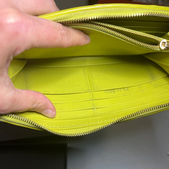 Bottega Veneta Intrecciato Zip-Around LimeGreen Woven Leather Wallet - Picture 8 of 10